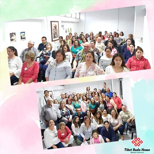 Asistentes a una charla de Tibet Buda House